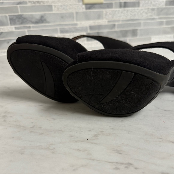 Christian Siriano Peep-Toe Heels - Picture 5 of 7